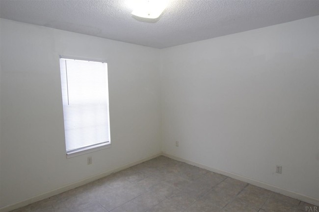 Building Photo - 8264 Continental Ct