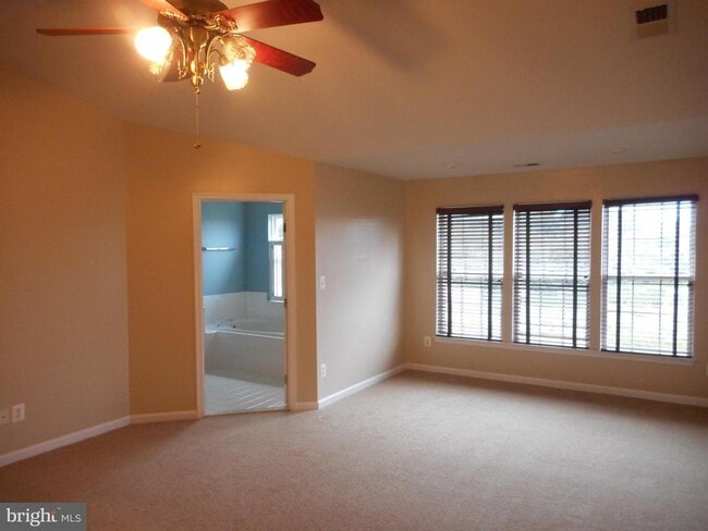 Building Photo - 8085 Horseshoe Cottage Cir