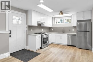 Building Photo - 1225 Royal Ct