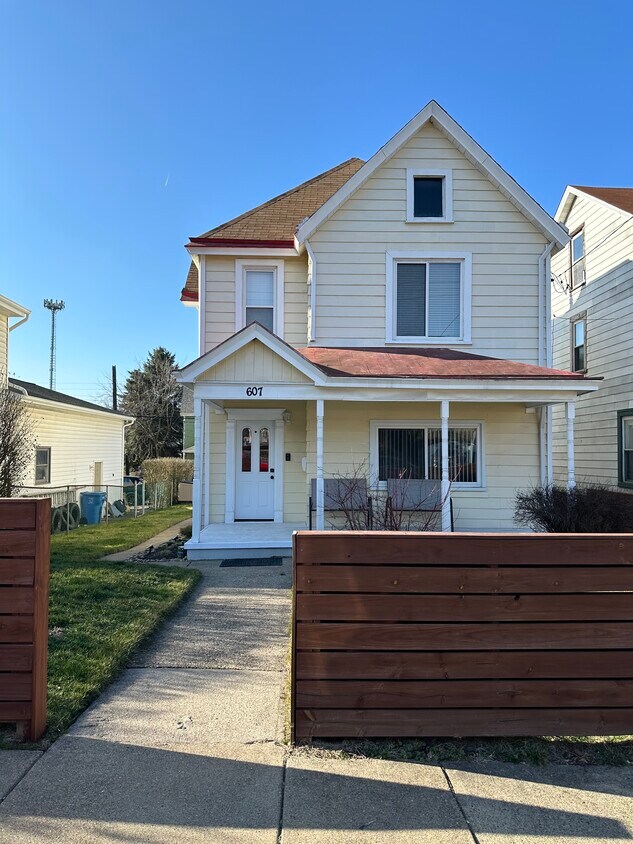 Primary Photo - 607 Idlewood Ave