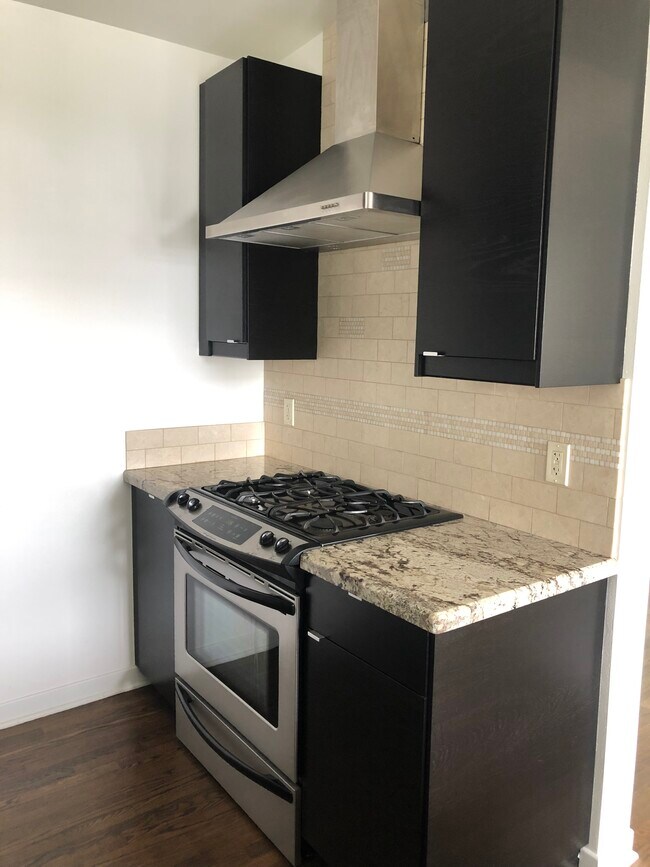 Gas Stove and top - 6664 Vista del Mar