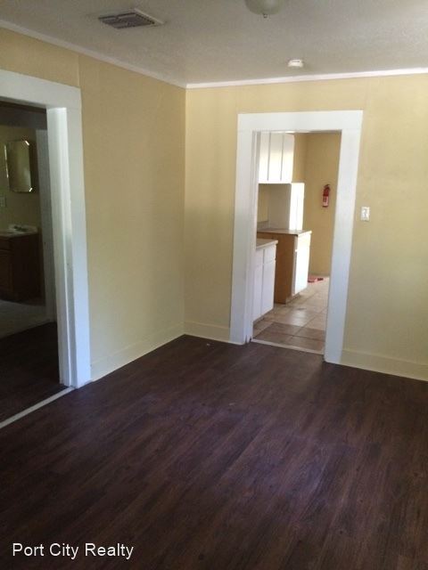 Building Photo - 3 br, 2 bath House - 3111 Parkhurst St.