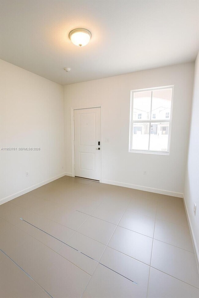 Foto del edificio - 12727 NW 23rd Pl