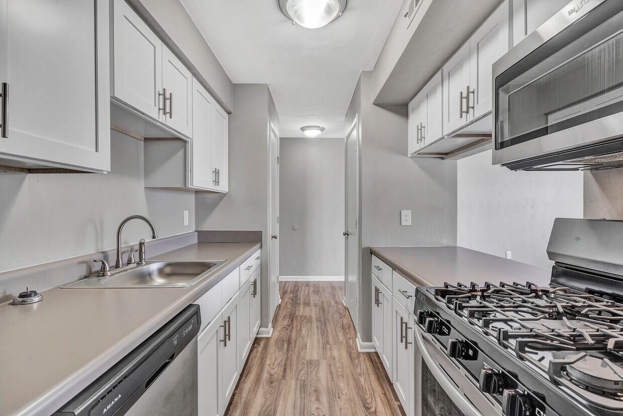 Bent Creek Apartments and Townhomes Apartments in Roanoke, VA