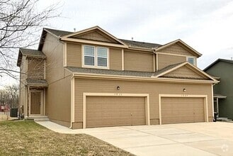Building Photo - 1203 N 133rd Terrace