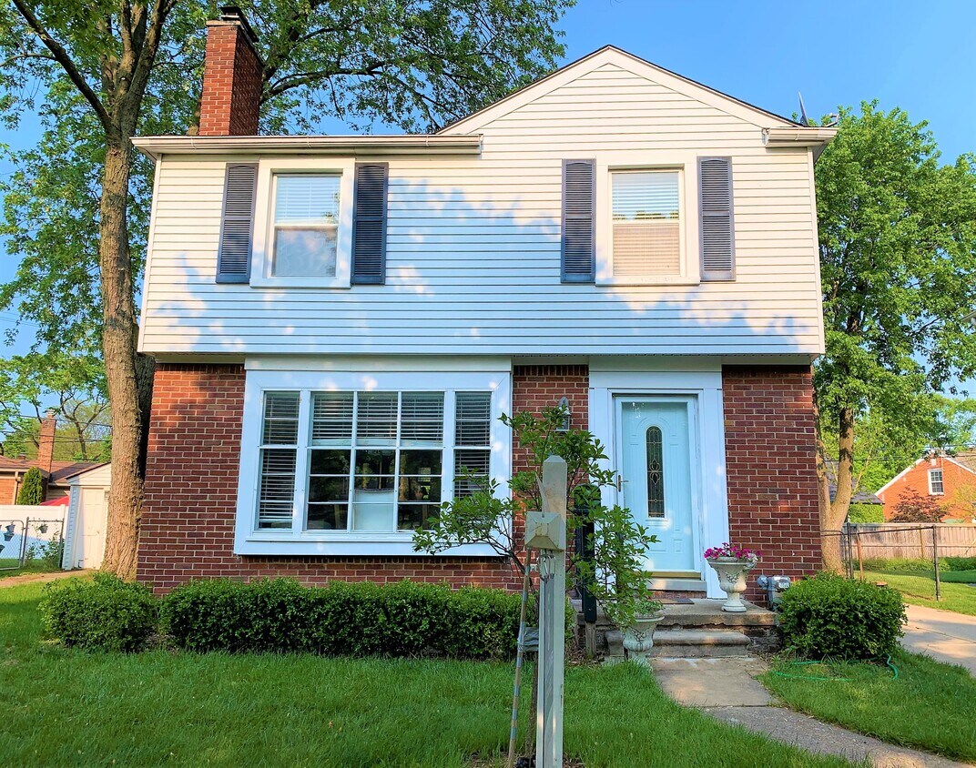 Foto principal - 1527 S Eton St