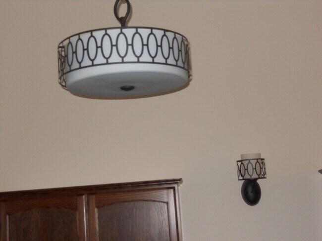 Building Photo - 959 30th Ave W