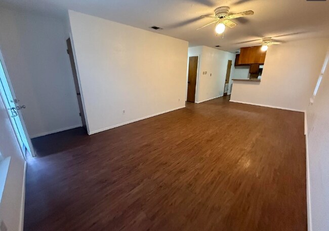 Foto del edificio - 2813 W Shaw St