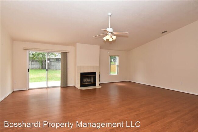 Building Photo - 8657 NW 35 Rd