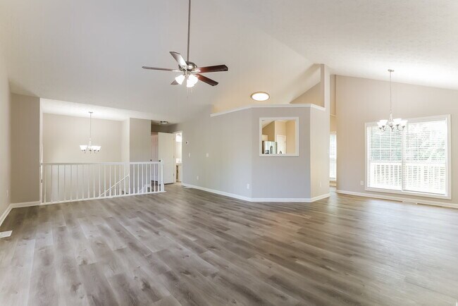 Foto del edificio - 1393 Richland Creek Trail