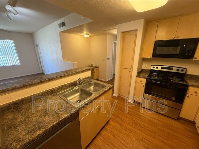 Building Photo - 18416 N Cave Creek Rd