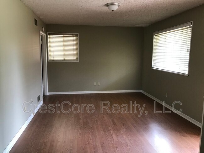 Foto del edificio - 4762 McCrory Ave