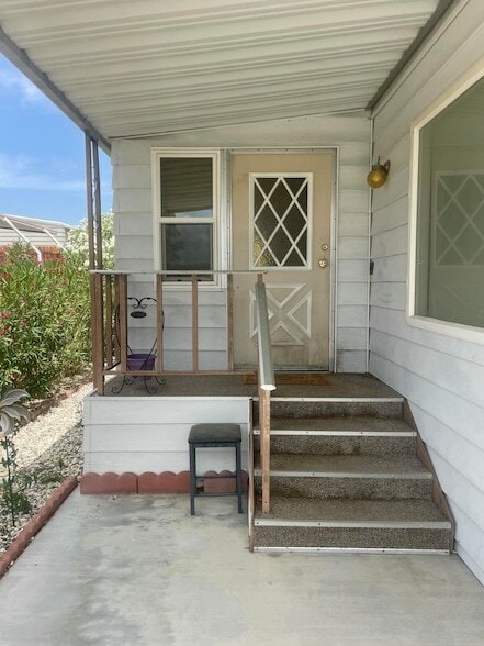 Building Photo - 14777 Palm Dr
