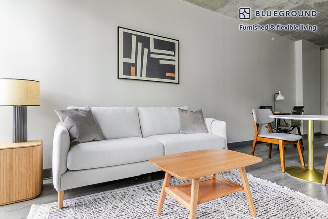 Foto del edificio - 180 N Ada St