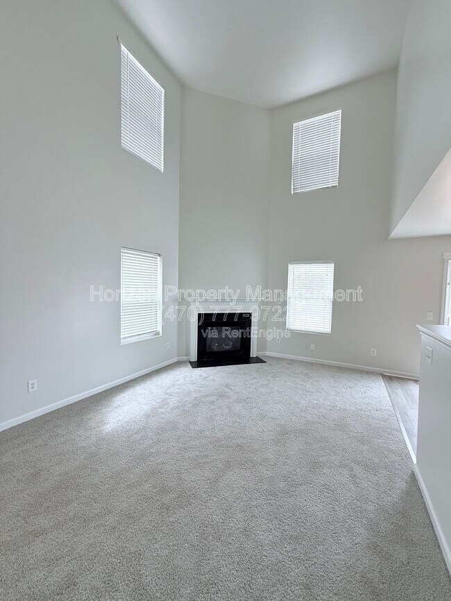 Foto del edificio - 6265 Smoke Ridge Ln