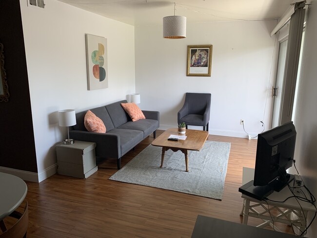 K2 - Pet Friendly - Garden Ave Apartments