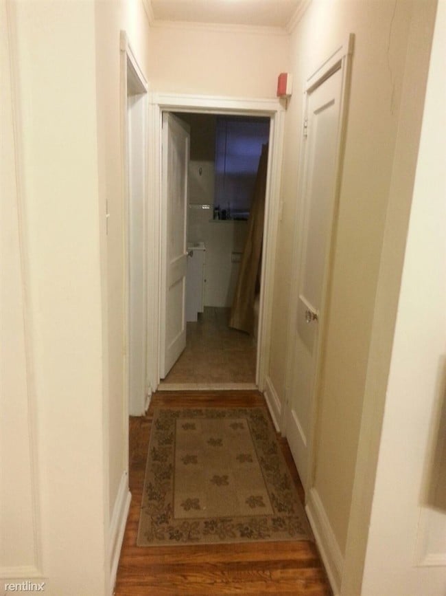 Building Photo - 4740 Pine St