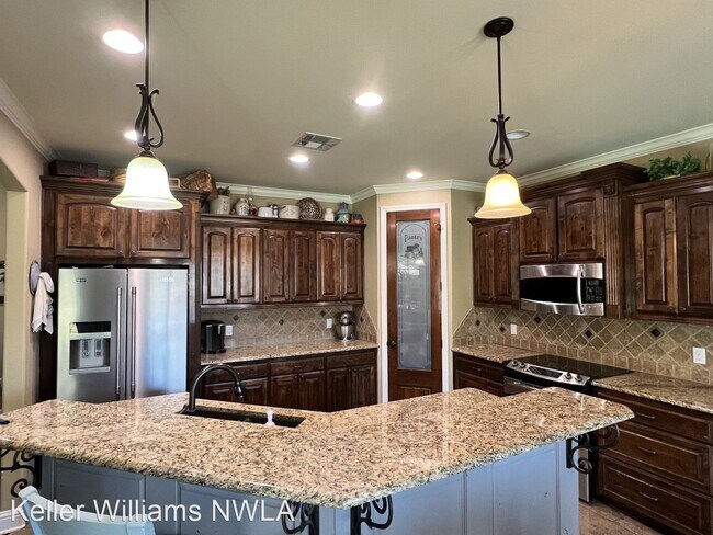 Foto del edificio - 3 br, 2 bath House - 1720 Hassell Dr