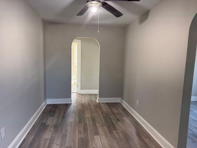 Building Photo - 560 Ashton Ave