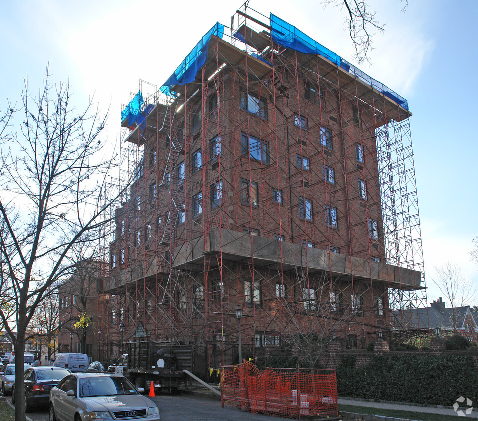 Building Photo - Greenwich towers