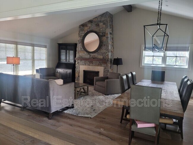 Building Photo - 3732 Bret Harte Dr