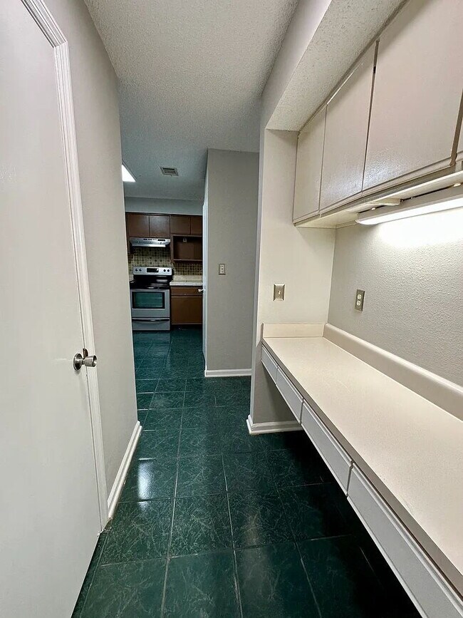 Building Photo - Two story, 2 bedroom / 2.5 bathroom townhome