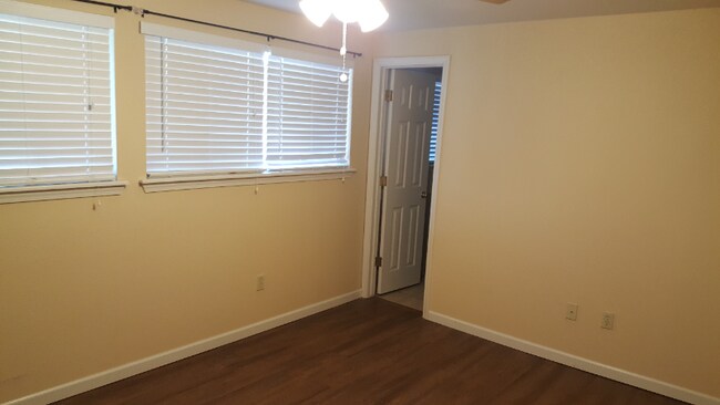 Building Photo - 306 Ridgecrest Dr