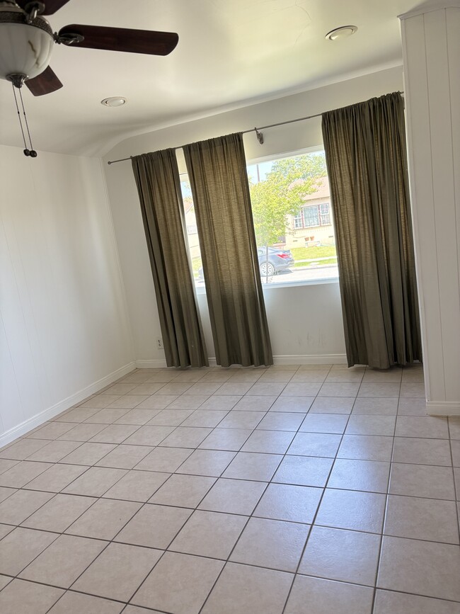 Foto del edificio - 507 N Albertson Ave