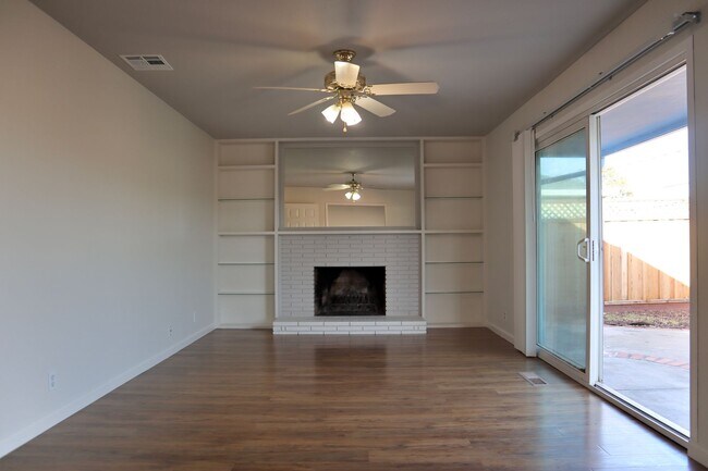 Foto del edificio - Lovely 3-bedroom home for rent in Fremont! – Glenmoor Neighborhood!