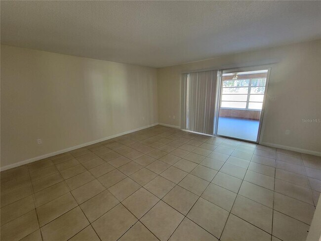 Building Photo - 583 Silver Course Cir