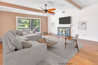Building Photo - 486 Heritage Vlg