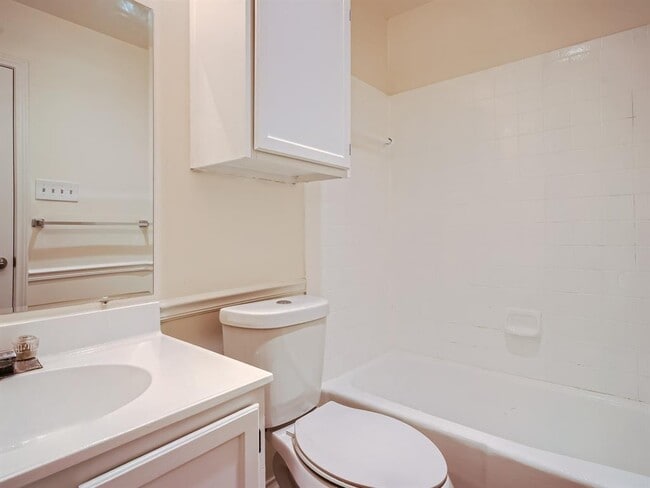 Foto del edificio - 9105 Japonica Ct