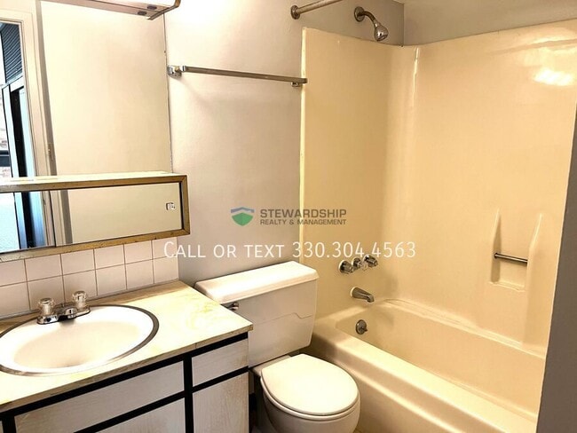 Foto del edificio - 2331 E Market St