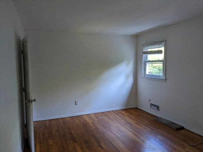 Foto del edificio - 1401 River Rd