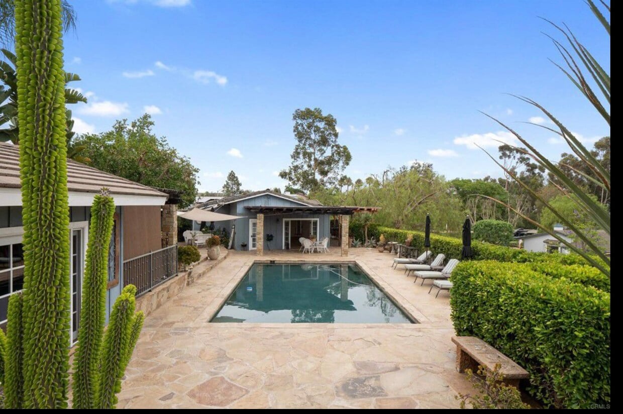 Primary Photo - 1401 Eagle Gln