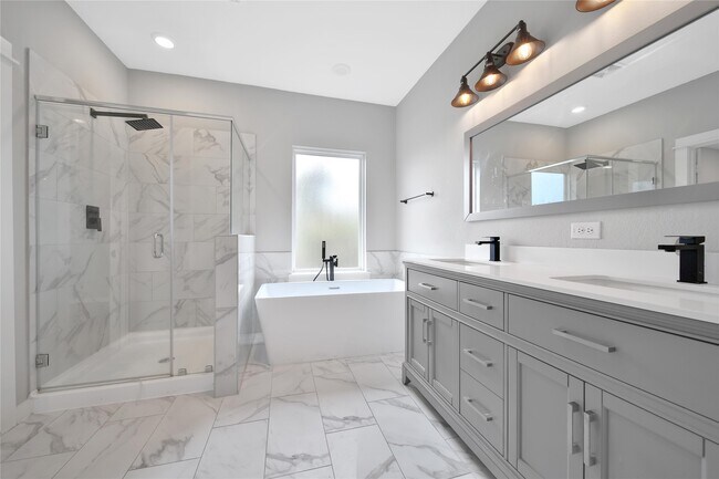 Foto del edificio - 6727 Parker Oaks Ln