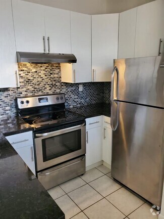 Building Photo - 1731 NW 96th Ter