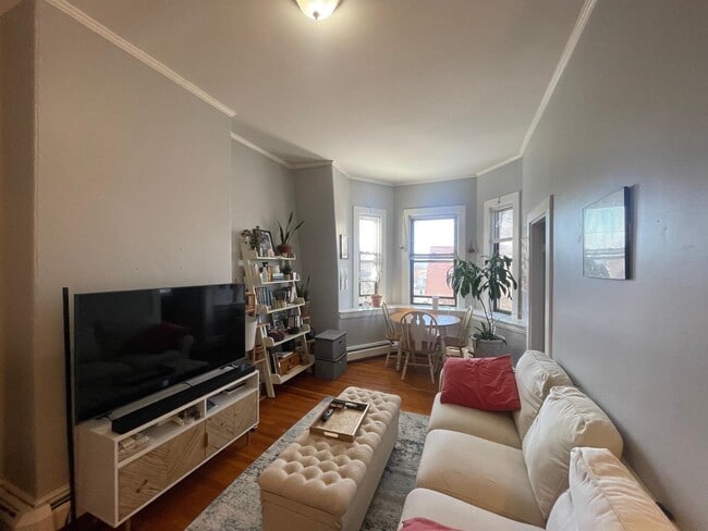 Building Photo - 61 Adams St