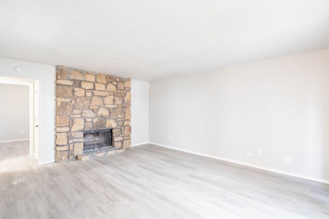 Foto del edificio - 1355 E 60th St