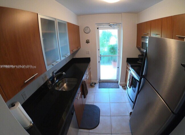 Foto del edificio - 700 NE 63rd St