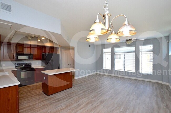 Foto del edificio - 280 S Evergreen Rd