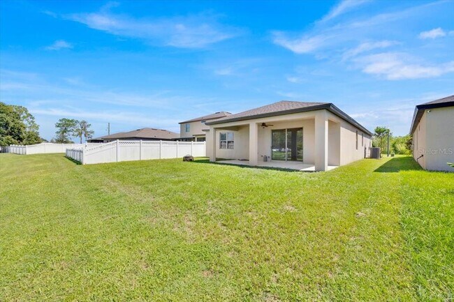 Foto del edificio - 8755 Rindge Rd