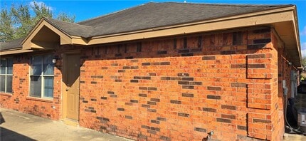 Building Photo - 1302 W Prosperity Dr