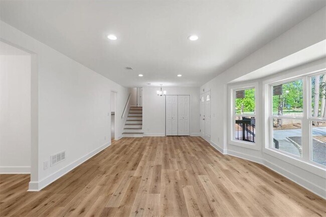 Building Photo - 1129 Pinehurst Rd