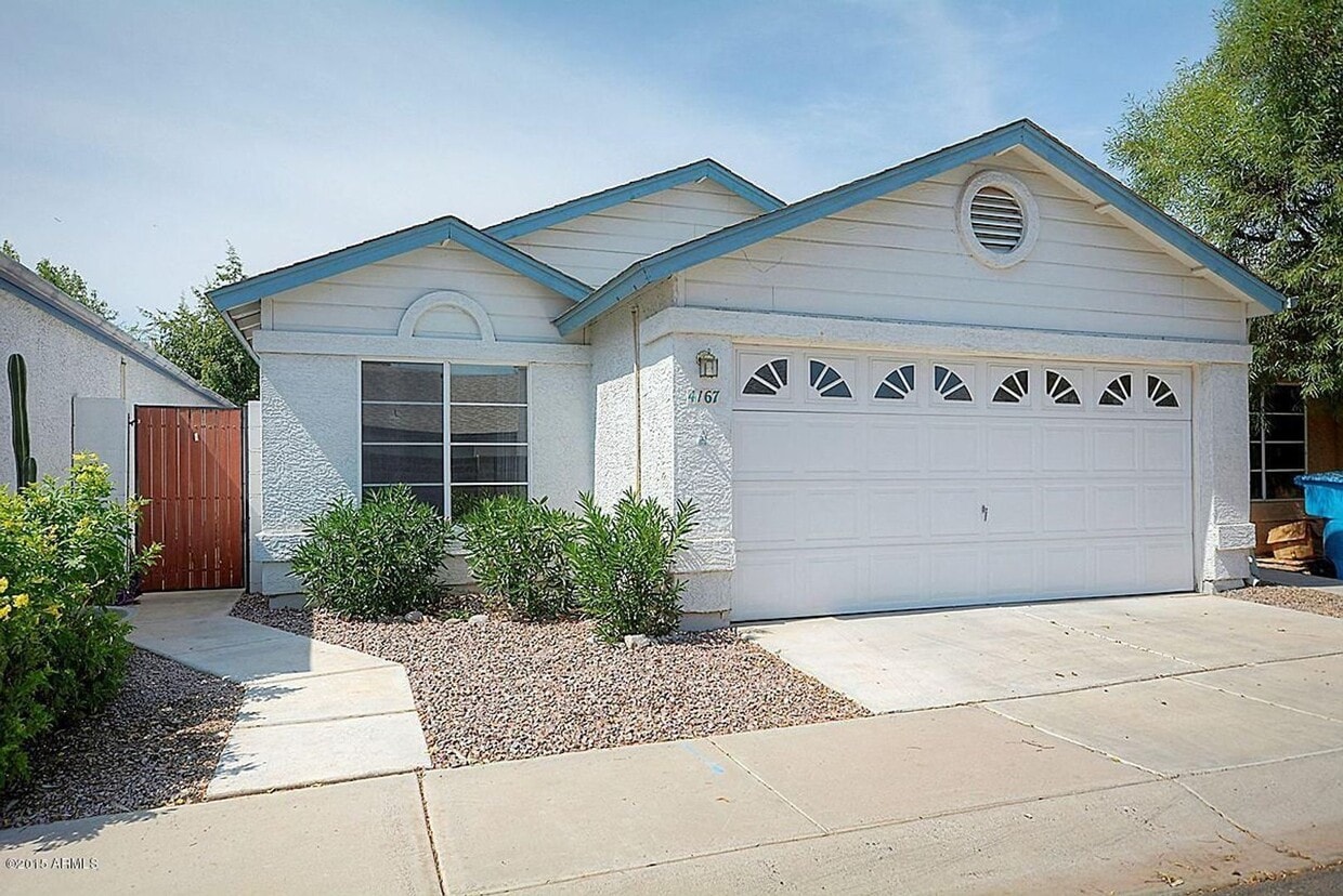 Primary Photo - CLEAN AND READY TO RENT