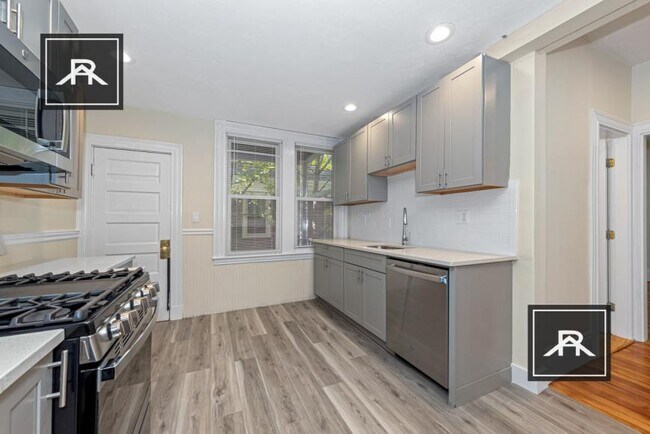 Building Photo - 3 bedroom in Brighton MA 02135