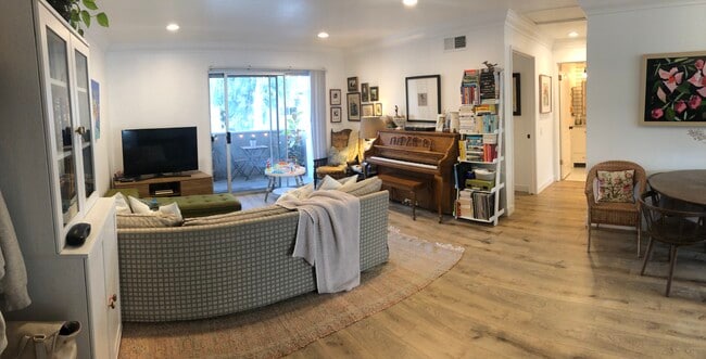 Large open floor plan provides ample living space. - 23705 Sea Breeze Ln