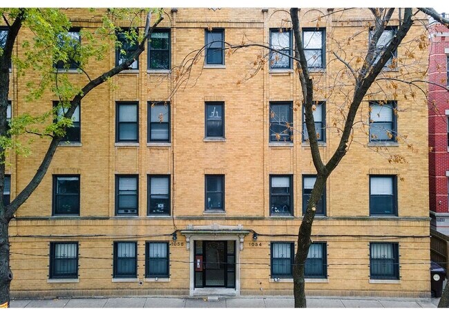 Foto del edificio - 1056 W Lill Ave