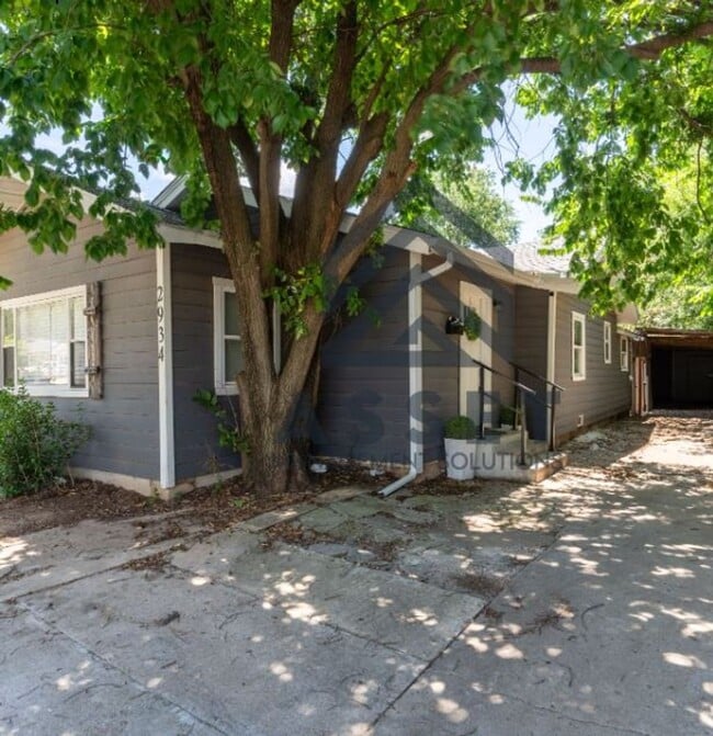 2-Bed Furnished or Unfurnished The Choice Is Yours! - 2-Bed Furnished or Unfurnished The Choice Is Yours! House