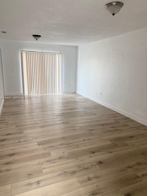 Foto del edificio - 1990 NW 183rd St